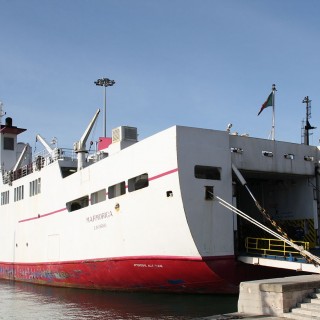 Toremar nave Marmorica