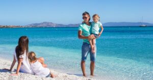famiglia con i bimbi alle Eolie
