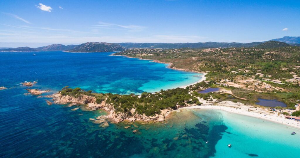Veduta aerea della spiaggia di Palombaggia in Corsica in Francia